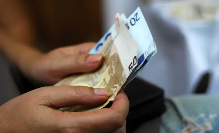 Περίπου 2.500 άτομα στην αναμονή για το ΕΕΕ