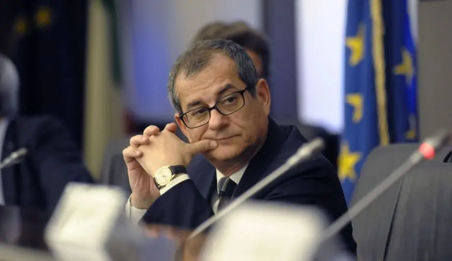 Ο Ιταλός ΥΠΟΙΚ εξηγεί τον προϋπολογισμό στους βουλευτές