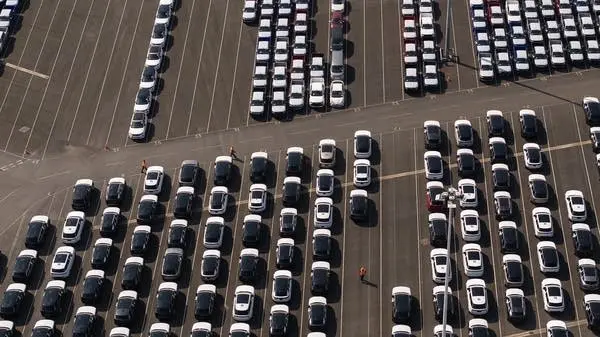 Δασμοί Τραμπ: Δεν πάγωσαν για τα αυτοκίνητα - Παραμένει το 25%