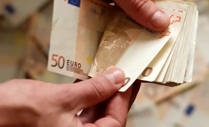Πληρώθηκαν συντάξεις και επιδόματα Πάσχα