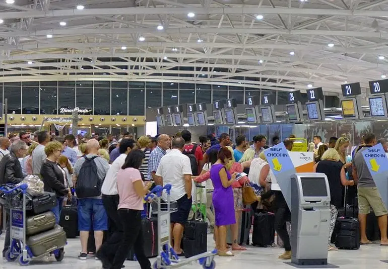 Ανησυχίες ΣΤΕΚ για τα προβλήματα συνωστισμού στα αεροδρόμια