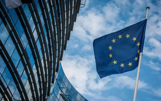Κομισιόν: 4 μέτρα για την καταπολέμηση της κλιματικής αλλαγής μέσω του χρηματοπιστωτικού τομέα
