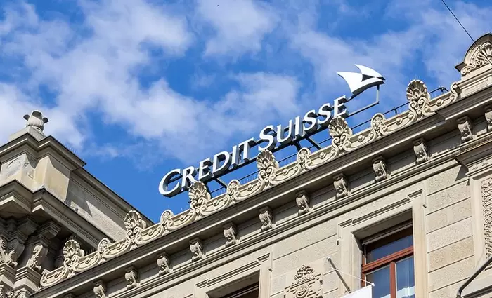 Η Credit Suisse πουλά τα «ασημικά» της - Deal με την Apollo