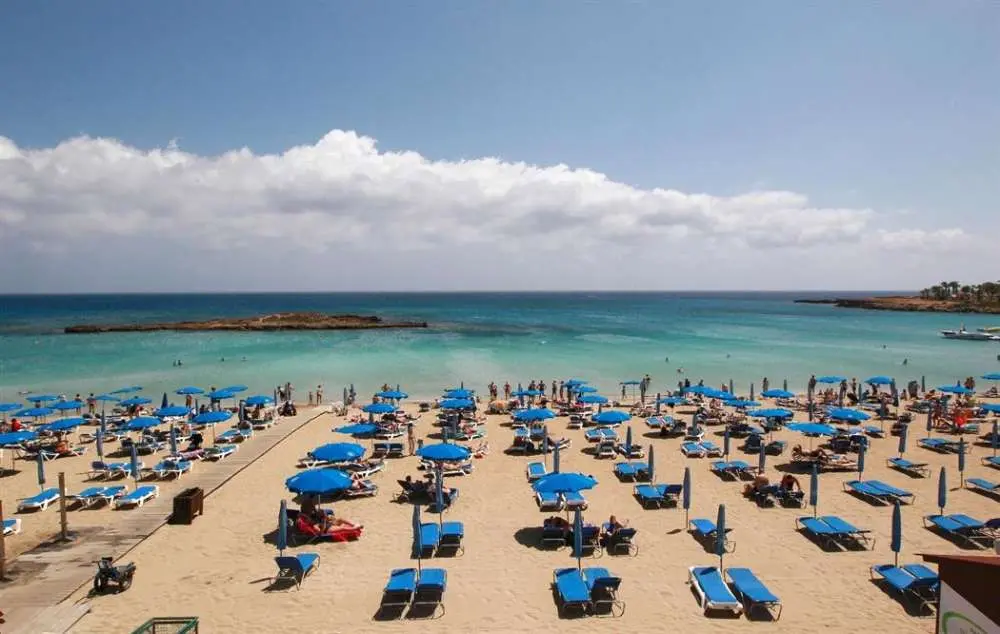 Τελικά η Κύπρος είναι φτηνότερη από άλλες χώρες για τους τουρίστες;