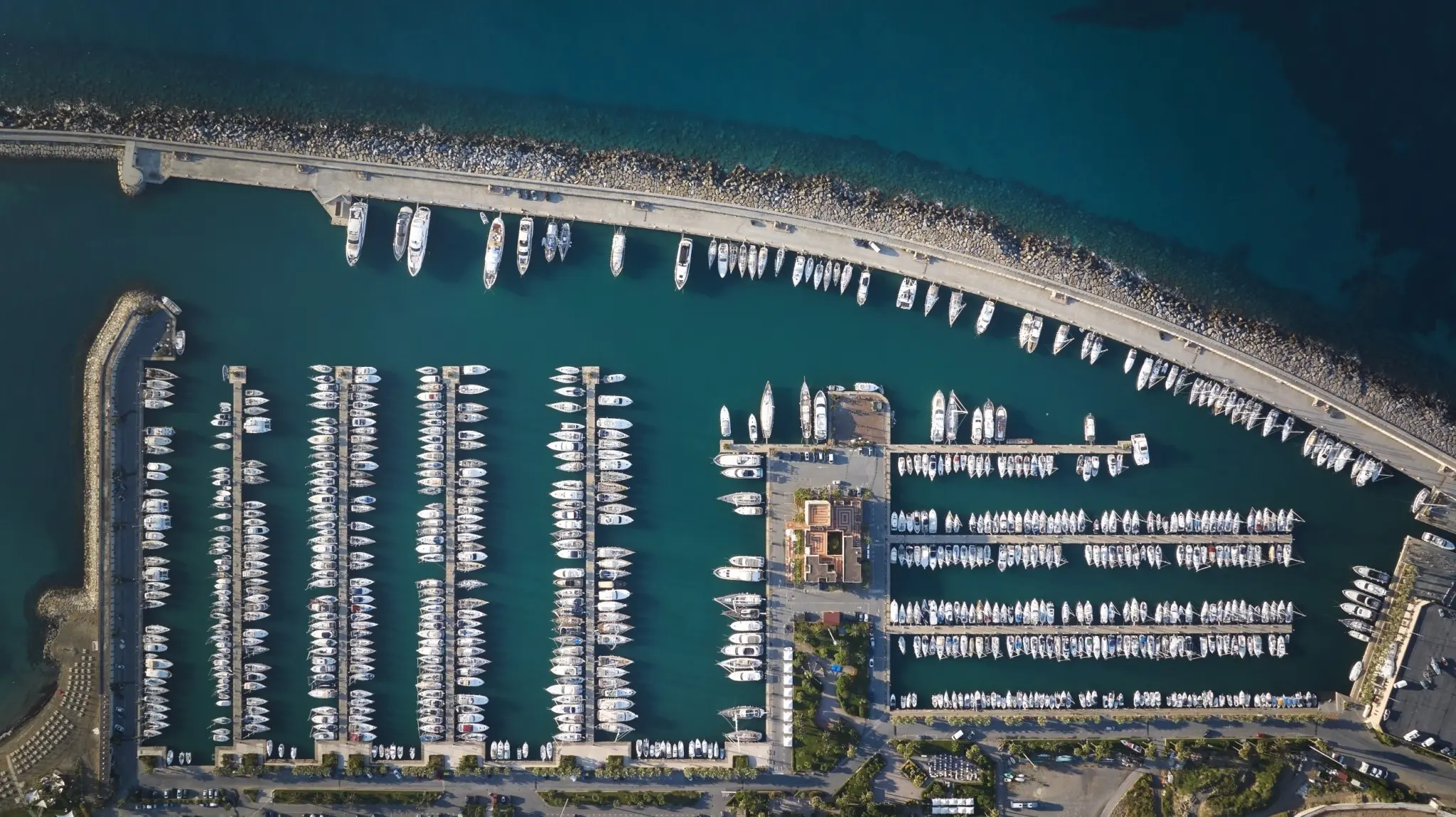 Bloomberg: Σε τροχιά πώλησης η D-Marin με στόχο αποτίμησης 1 δισ. ευρώ