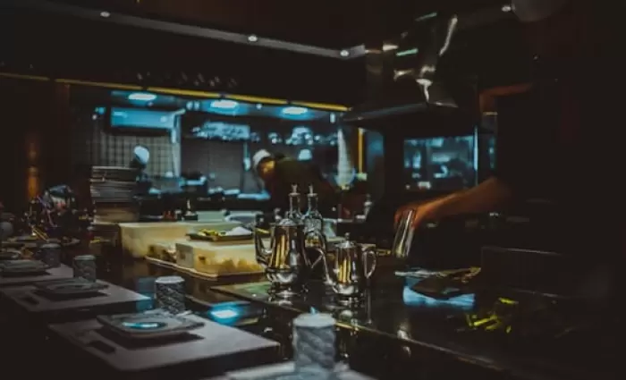 Κουζίνες «φαντάσματα» κατακλύζουν την Κύπρο (vid)