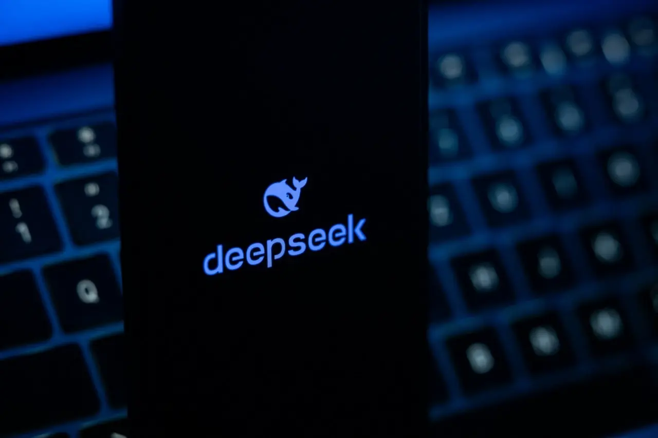 Μετά το R1, έρχεται το «Model1»: Η DeepSeek ετοιμάζει τη δική της μηχανή αναζήτησης
