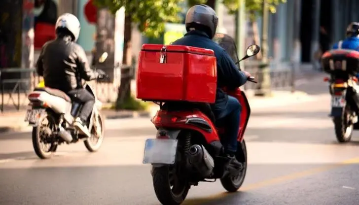 Ο καύσωνας ανάβει κόκκινο στο delivery