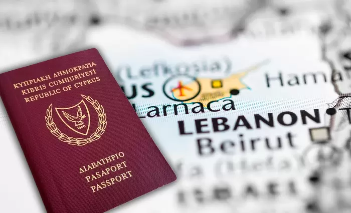 Βελτιώνει το πρόγραμμα πολιτογράφησης η Κυβέρνηση