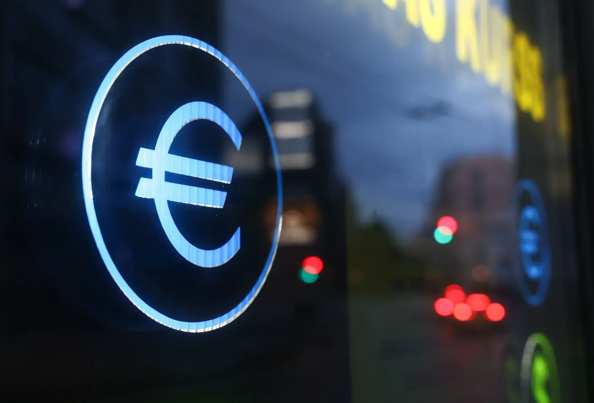 Η επόμενη μέρα στις πληρωμές: Ψηφιακό ευρώ vs δολαριακά stablecoins – Ποιος θα ορίσει τους κανόνες;