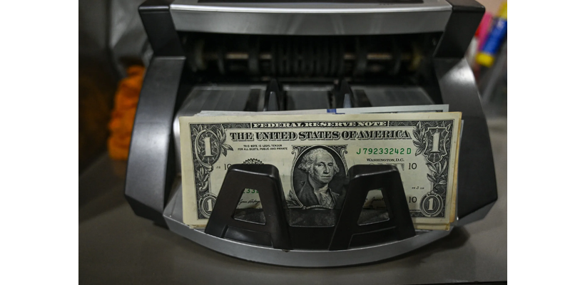 Ανακάμπτει το δολάριο καθώς ο Τραμπ ρίχνει τους τόνους