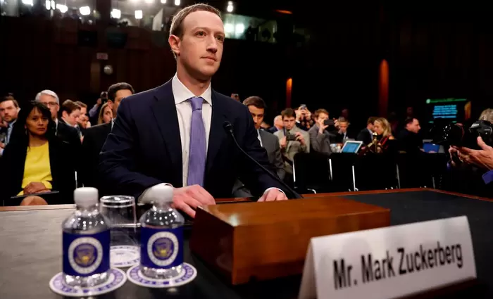 2018: Η δυσκολότερη χρονιά για το Facebook και τον Ζάκερμπεργκ