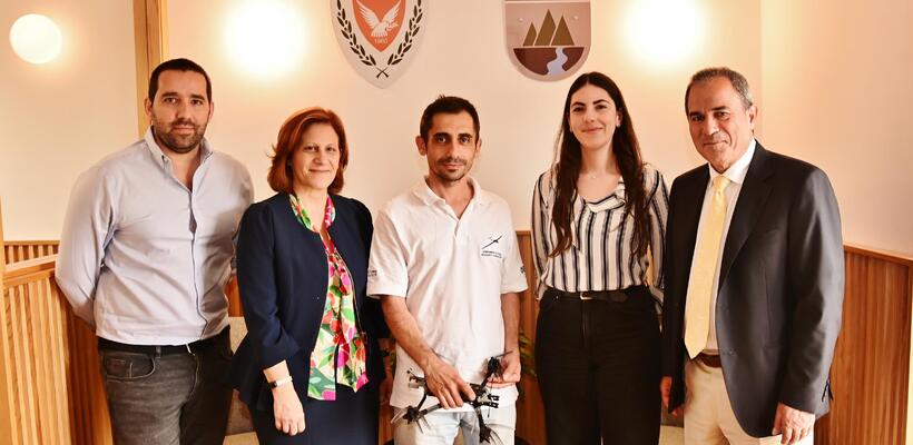 Hermes Airports: Δωρεά εκπαιδευτικού μη επανδρωμένου αεροσκάφους στο Τμήμα Δασών