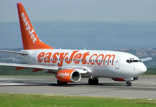 Καθηλώνει σχεδόν όλα τα αεροσκάφη της η Easyjet