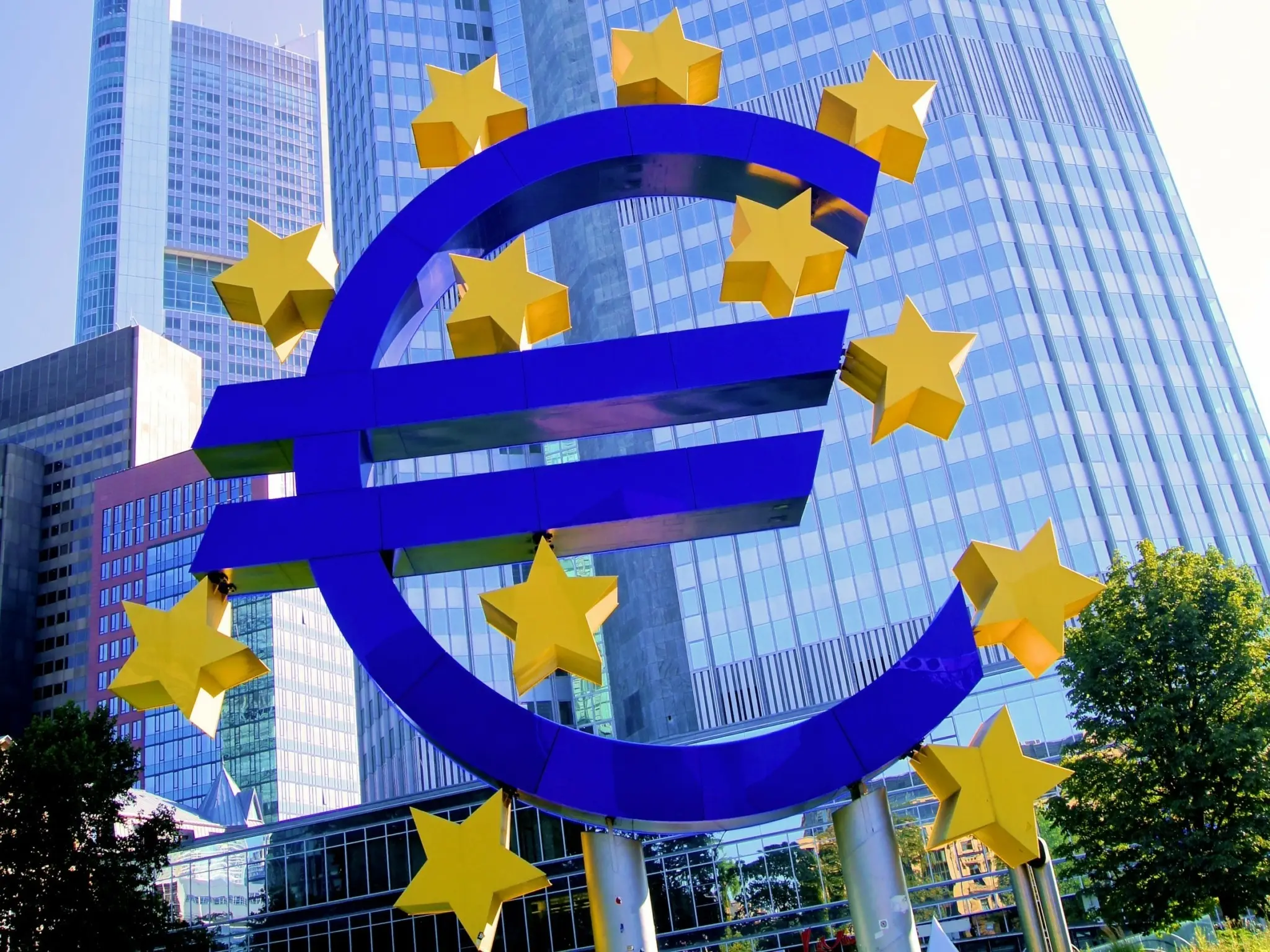 ΕΚΤ: Αντίστροφη μέτρηση για την παρουσίαση των νέων τραπεζικών κανόνων