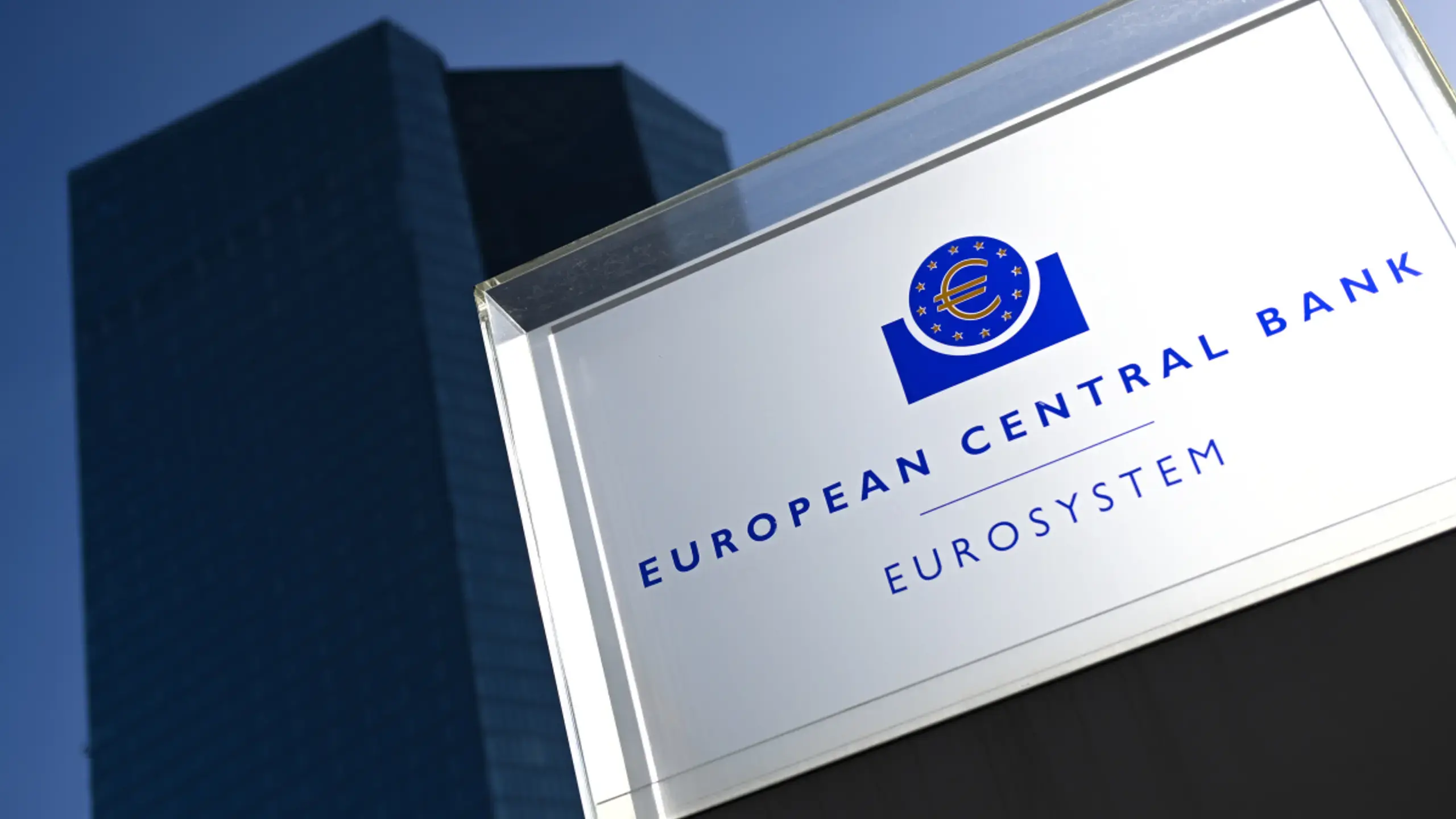 Με πληθωρισμό στο 2%, απομακρύνεται νέα παρέμβαση της ΕΚΤ