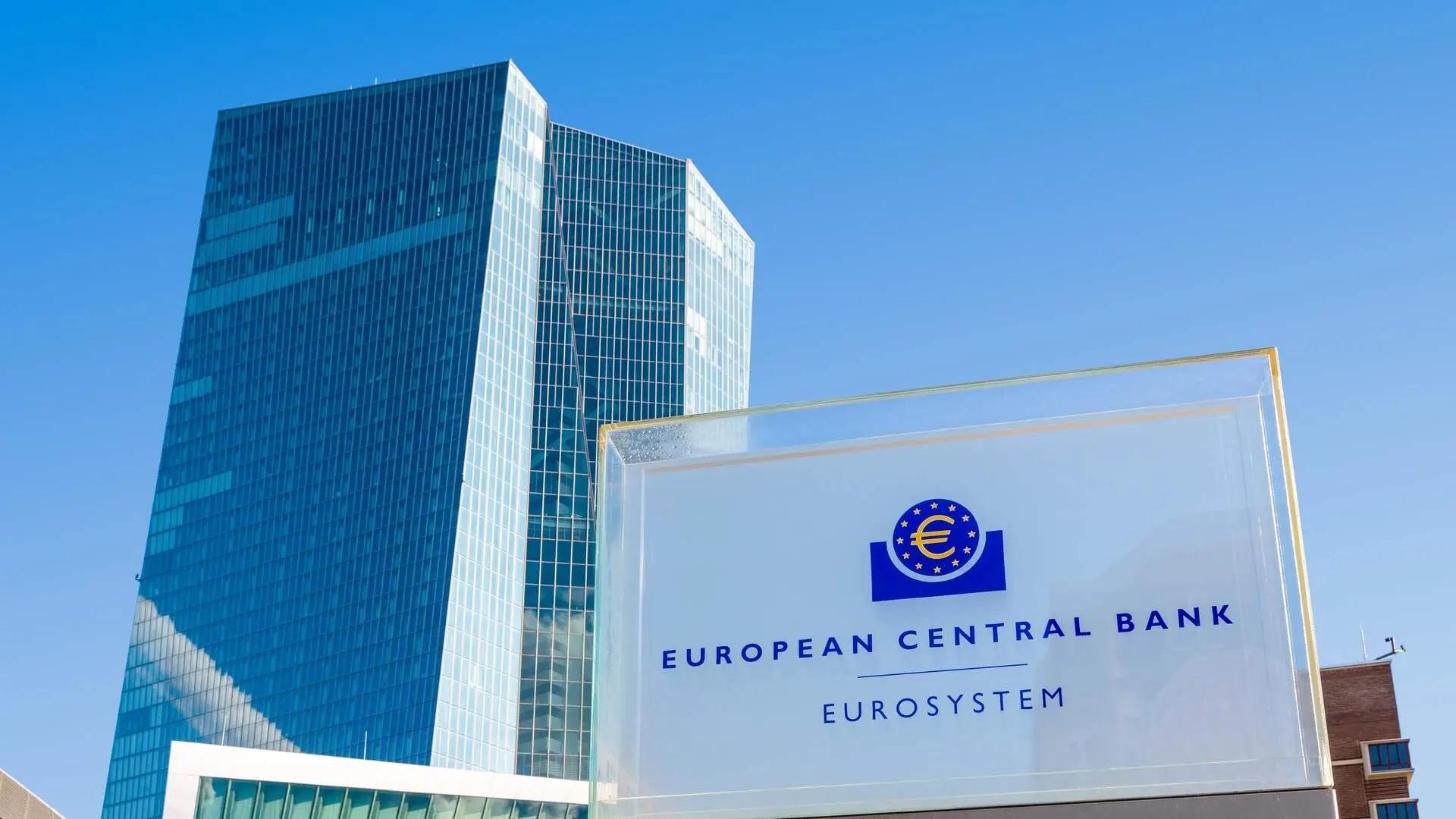 Σταθερή γραμμή από Λαγκάρντ για τα επιτόκια – Διχασμός για τα επόμενα βήματα