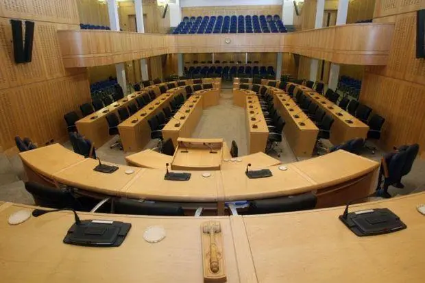 Εκτός συγκλονιστικού απροόπτου οδηγούμαστε σε 3μηνο πάγωμα εκποιήσεων