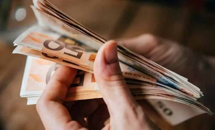 Πότε θα εξεταστούν οι αιτήσεις για επιδόματα και συντάξεις