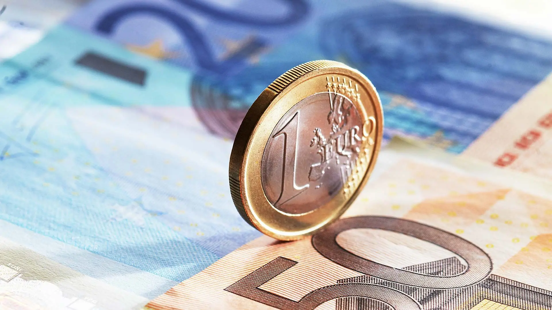Τα επιτόκια σε Κύπρο και ευρωζώνη – Ανάλυση και σύγκριση από την ΚΤΚ
