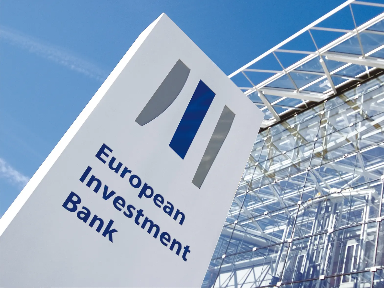 Ισχυρή επενδυτική δυναμική στην Κύπρο παρά τις γεωπολιτικές πιέσεις - Τι δείχνει έρευνα της ΕΤΕπ