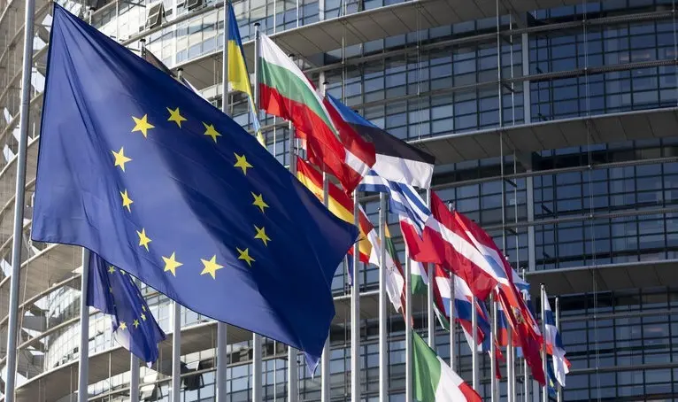 ΕΕ: Ψήφος εμπιστοσύνης στα νέα ομόλογα – Ξεπέρασαν τα €89 δισ. οι προσφορές