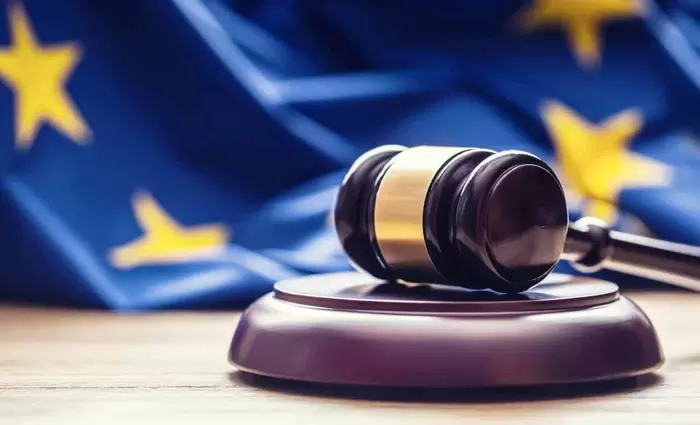 «Καμπανάκια» Κομισιόν στην Κύπρο για αεροδρόμια, ύδατα και ΑΠΕ