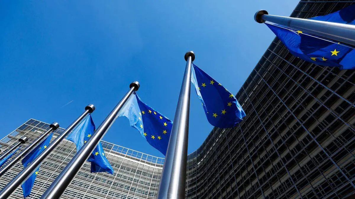 Politico: Η Κομισιόν δεν θα δώσει παράταση στο Ταμείο Ανάκαμψης