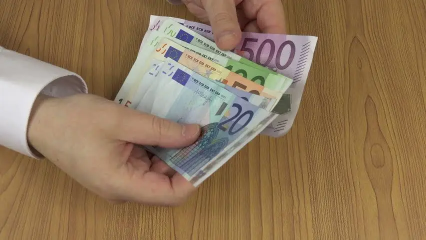 Κορυφώνεται η αγωνία 2.500 εργαζομένων του ΣΚΤ