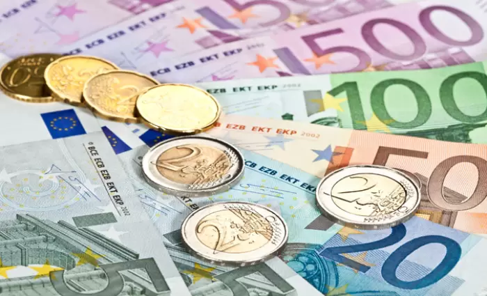 Σε «επιφυλακή» ο τομέας των υπηρεσιών