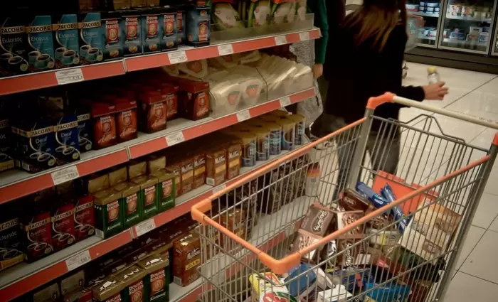 Καθαρά Δευτέρα: Πώς λειτουργούν καταστήματα και υπεραγορές