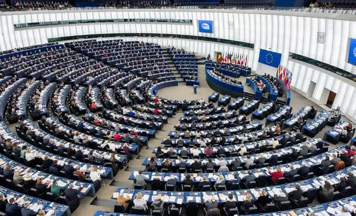 Μειώνεται ο αριθμός των ευρωβουλευτών