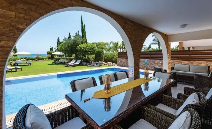 EZORIA: Η φιλοξενία αλλιώς - Ποιοτική Διαμονή και Επαγγελματική Διαχείριση Τουριστικών Κατοικιών στην Κύπρο