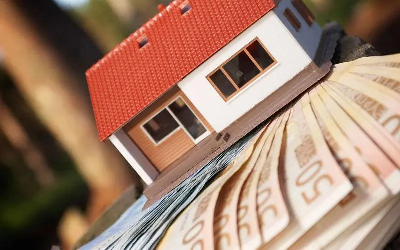 Ρεκόρ δεκαετίας κατέγραψε η αγορά ακινήτων (vid)