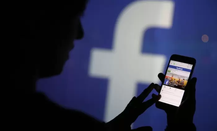 Επιβράδυνση εσόδων για το Facebook