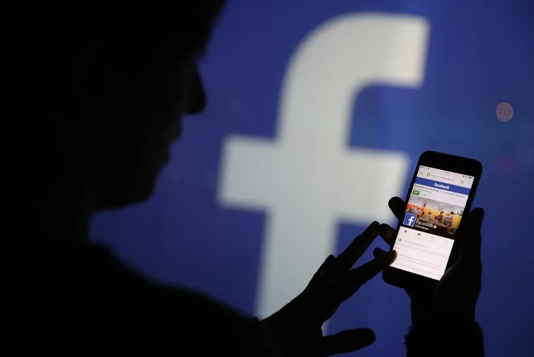 Επιβράδυνση εσόδων για το Facebook