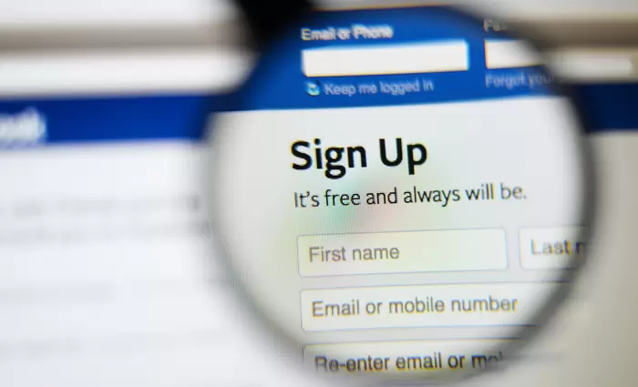 Νέο σκάνδαλο Facebook: Έμπαιναν στα τηλέφωνα κι έκλεβαν δεδομένα