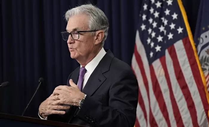 Η Fed άφησε αμετάβλητα τα επιτόκια - Βλέπει αυστηρότερη πολιτική