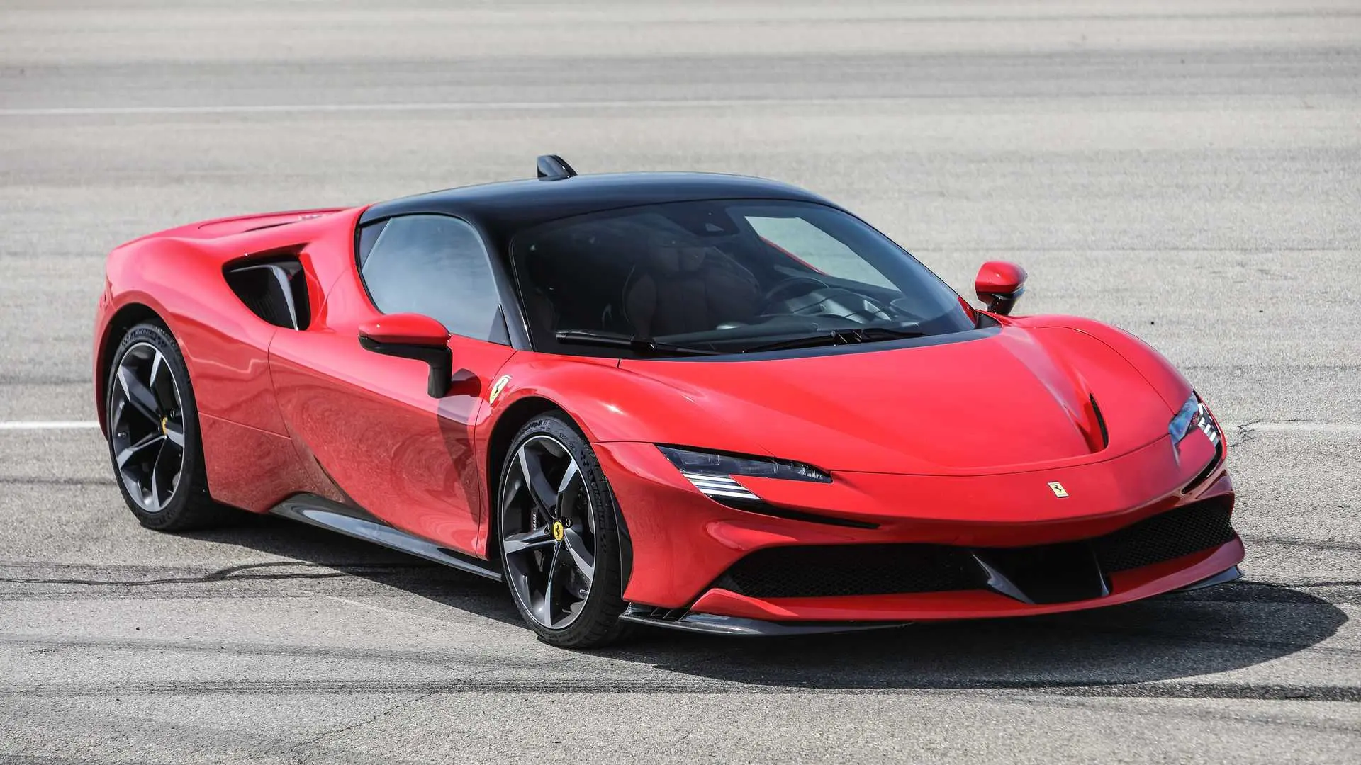 Ασταμάτητη η Ferrari: Πώς ο ιταλικός κολοσσός έφτασε να αξίζει πάνω από 50 δισ. ευρώ
