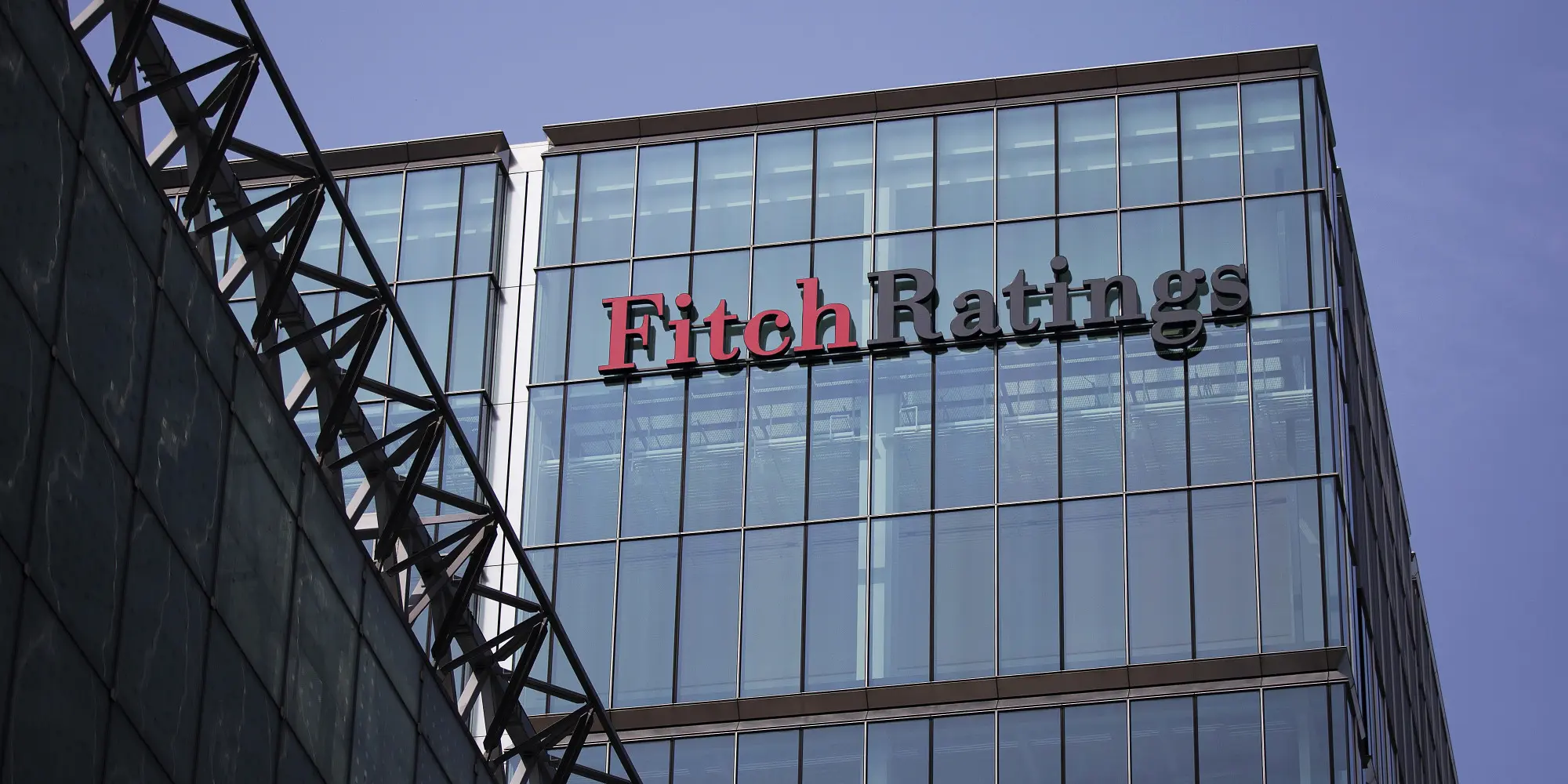 Fitch: Αδύναμες οι τράπεζες στην Κύπρο 