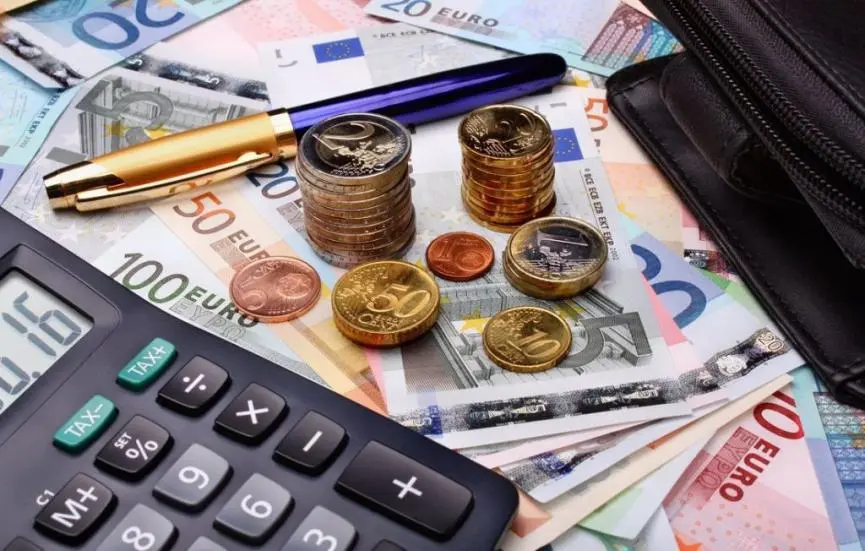 Ισότητα: Ζητά από Γενικό Λογιστήριο προσαρμογή παρακράτησης φόρου