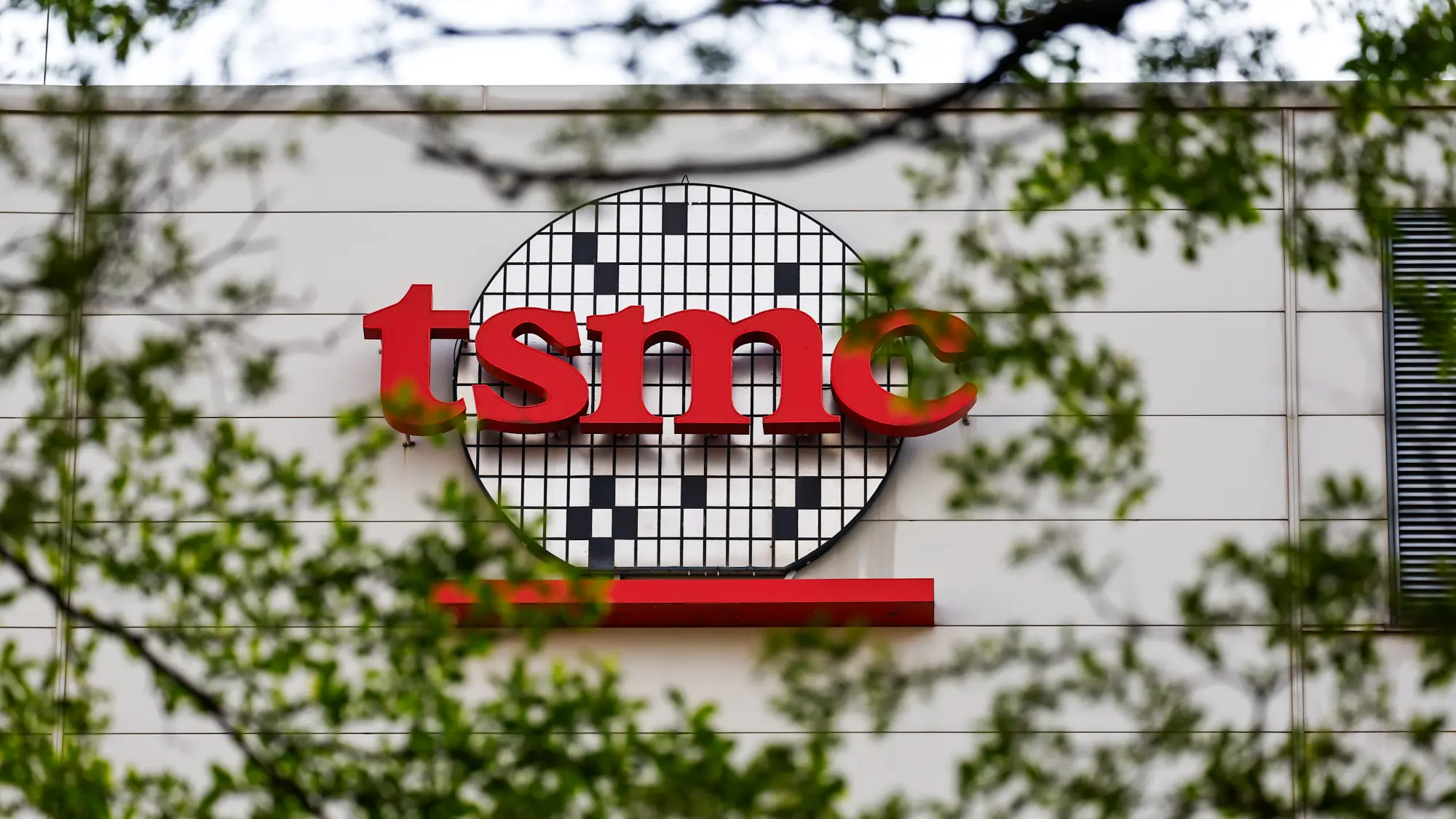 Η Ουάσινγκτον ανακαλεί την άδεια της TSMC για εξαγωγές στην Κίνα