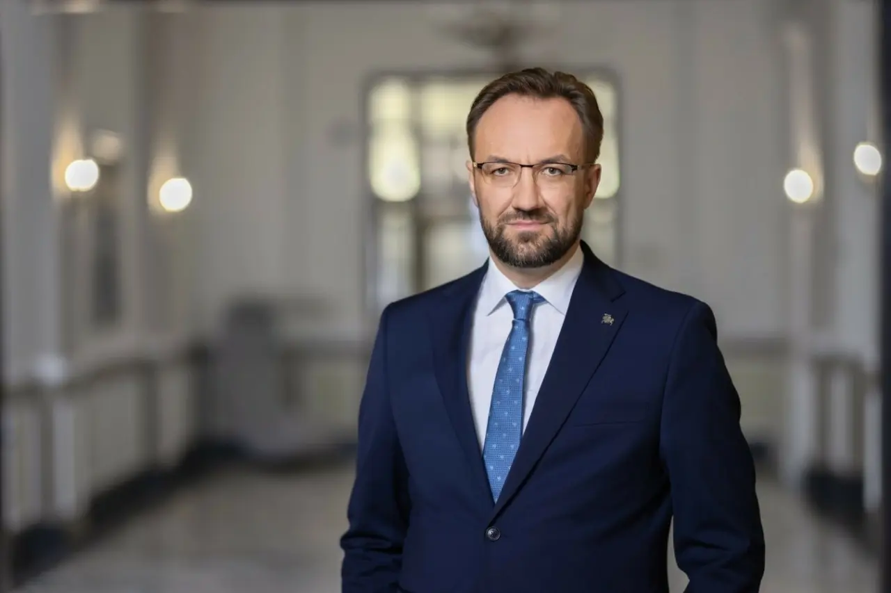 Σίμκους (ΕΚΤ): Σημαντικό να υπάρξει παύση στις κινήσεις των επιτοκίων