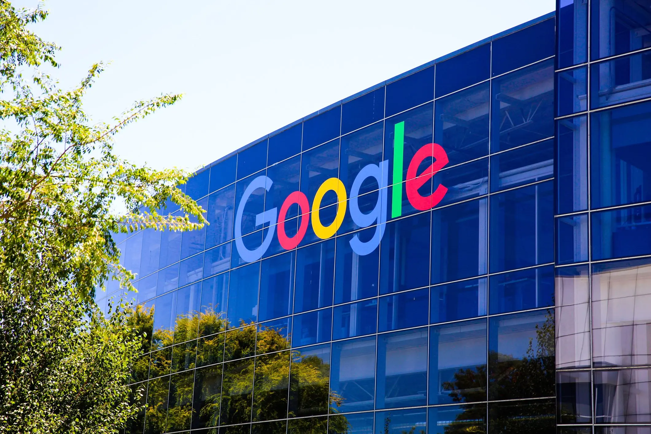 Η Google αύξησε τα έσοδά της εν μέσω πανδημίας