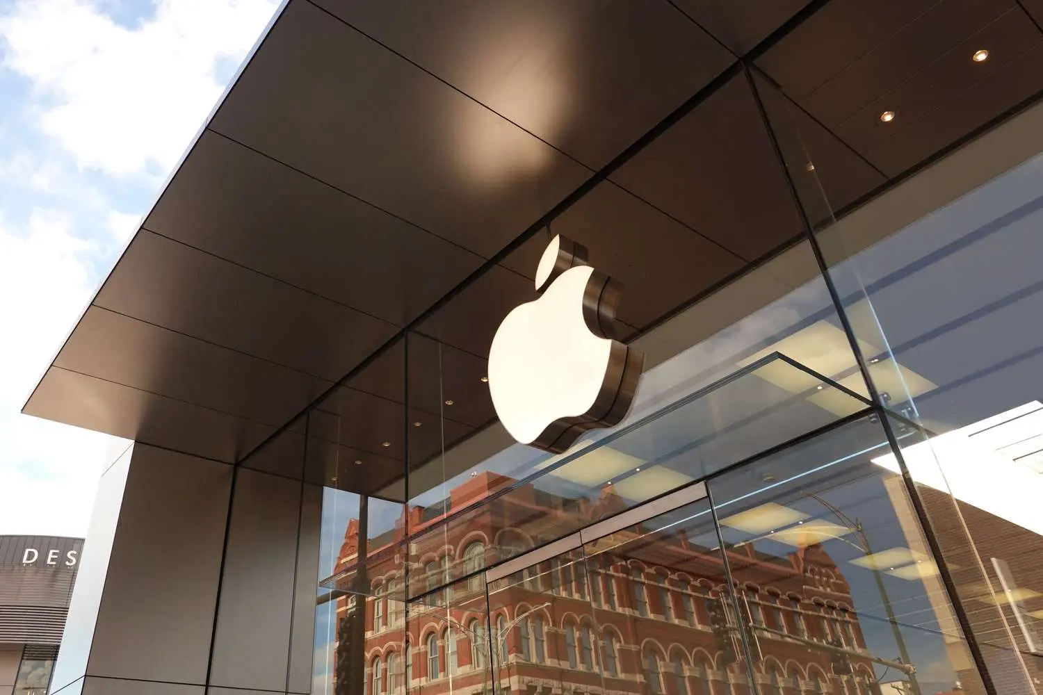 Apple: Αναστέλλει τις ειδοποιήσεις ειδήσεων που δημιουργούνται από AI