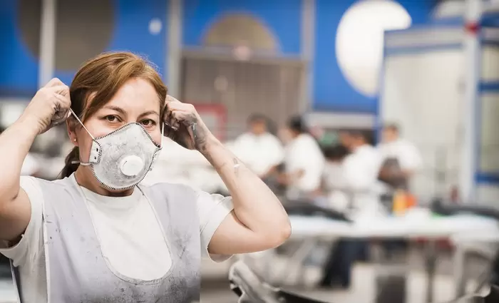 Εκατοντάδες έλεγχοι σε επιχειρήσεις λιανικής και εργοτάξια