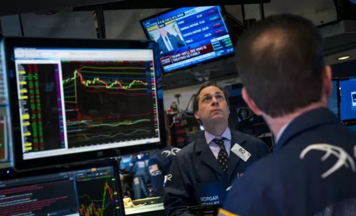 Σε τρενάκι του τρόμου οι μετοχές της Wall Street