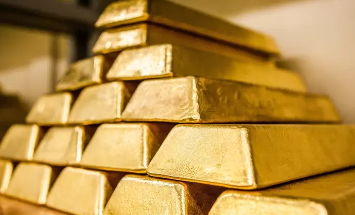 Διατηρεί τα κέρδη ο χρυσός με ώθηση από δασμούς και επιτόκια - Στα $3.332 η ουγγιά