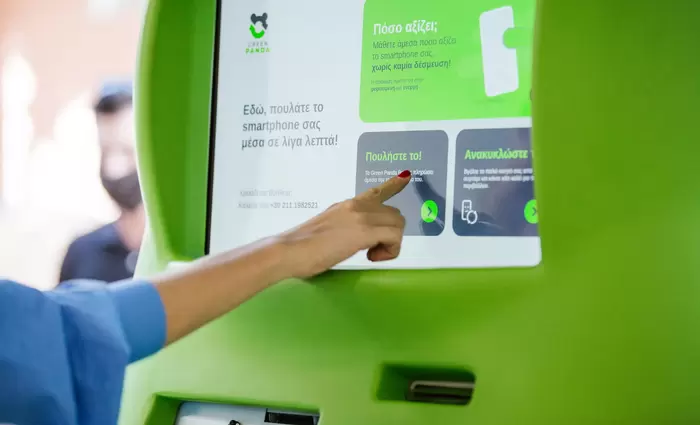 Έρχονται Κύπρο τα ATMs που ανακυκλώνουν κινητά σε τρία λεπτά