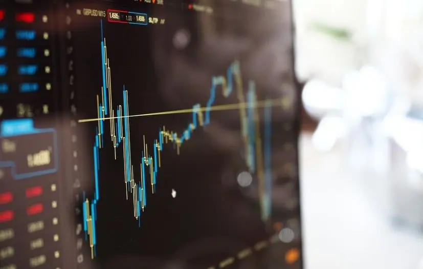 Πτώση στο ΧΑΚ την Παρασκευή αλλά εβδομαδιαία κέρδη